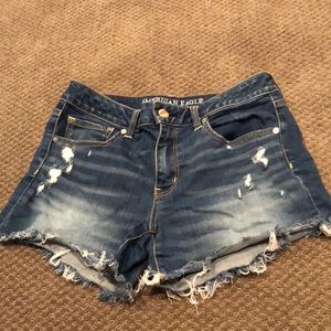 Size 12 ae midi shorts. Only worn a couple time.